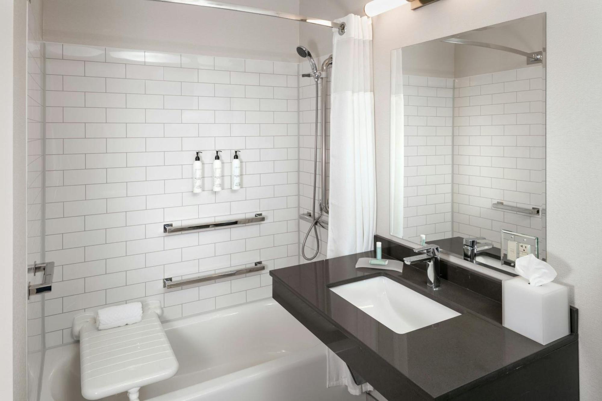 Fairfield & By Marriott Midtown Hotel 3*