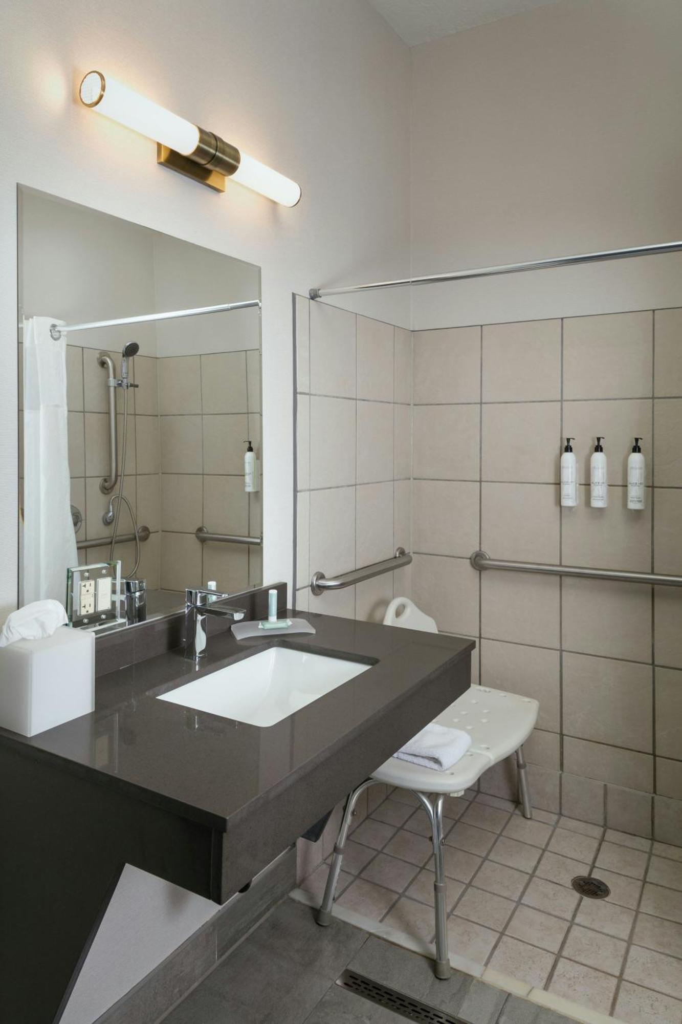 Hotel Fairfield & By Marriott Midtown 3*