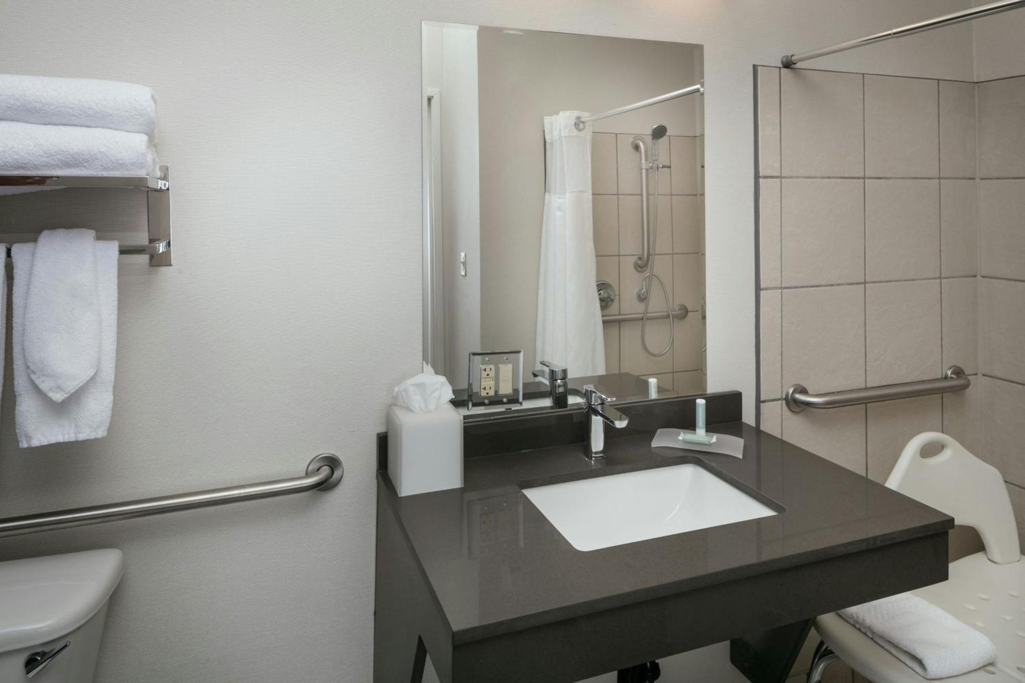 Hotel Fairfield & By Marriott Midtown 3*