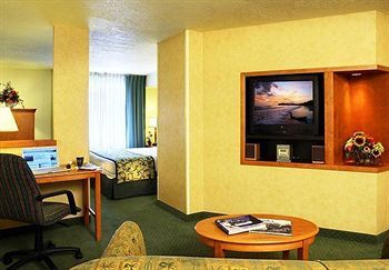 Fairfield & By Marriott Midtown 3*