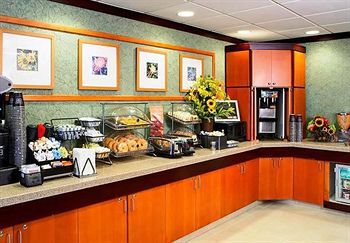 Hotel Fairfield & By Marriott Midtown Anchorage